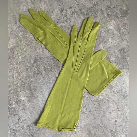 Vintage green ladies gloves - Picture 2 of 3